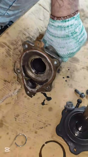 GMC Sierra Front wheel Differential Axle Sound #howto #mechanic #usa #fyp #follower | Jon Maulana