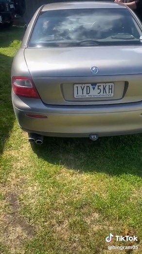 Cammed V6 Commodore and SV6 Commodore - Holden Commodore Features