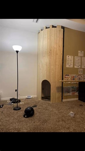 The Winchesters magic tree house😍 LOOK AT OUR READING TREE🫨 that MY HUSBAND built!!!!!! I am so impressed and blown away this thing is a gem!!!! They can climb all the way to the top in the inside!! it’s a cozy corner and climbing structure. He built it, carved it, and painted it w his bare hands, a labor of love so we can spend hours cuddled up reading endless stories to our boys. He went outside and cut a branch from our tree and made a book shelf!! He built everything!! THIS IS AMAZING!!!!!