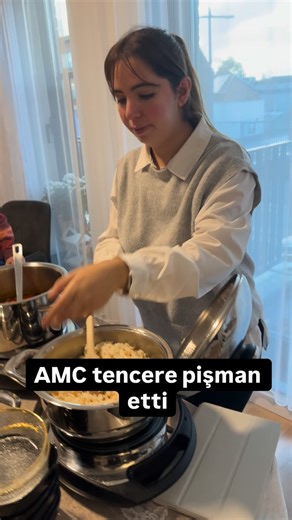 AMC tencere beni bu kadar geç aldığım için çok pişman etti . Dakikalar içerisinde buzlu et pişirmek nasıl bir şovdur🫶 tadı da çok iyi bu arada😍 Kendime set aldım aynı zamanda bugün ilk toplantımı yaptım,satışını yapmaya başladım♥️ Bu arada pilav 2 dakikada nohut buzlu etle beraber 6 dakikada pişti (kaynama süresine gelene kadar tam olarak 9 dakika içerisinde ocağı kapattık💃 Sende istersen buradan bana ulaşabilirsin 🫶 #amc #belçi̇ka #antwerpen #belçikadakitürkler #türkyemekleri #etlinohut | B