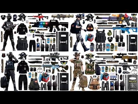 Open the weapons in the box, M200 sniper rifle, special forces weapon kit, shield, assault rifle