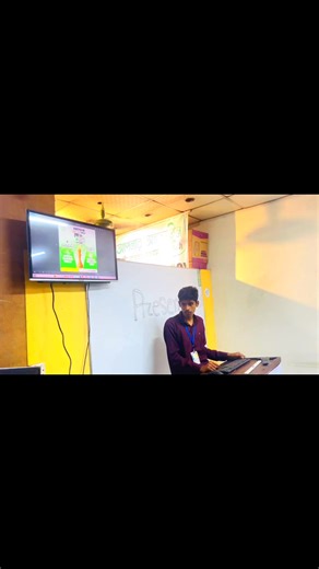 ☑️ Internship Presentation দিচ্ছেন আমাদের Student Md Yeasin Arafat ❤️ আমাদের গ্রাফিক্স ডিজাইন ব্যাচের ছাত্ররা UL Fath Ads Agency অধীনে Internship এর কাজগুলো ১ম অধিবেশনে Presentation আকারে তাদের করা Desgin গুলো উপস্থাপন করছেন___ 🔰যেখানে দক্ষ বিচারক হিসেবে ছিলেন - ◽সৈয়দ মোহাম্মদ জাকির হোসেন, চেয়ারম্যান,এম আইটি সলিউশন কম্পিউটার ট্রেনিং ইনস্টিটিউ। ◽উমর উল ফাত,সিইও(Ul Fath Ads Agency) & ম্যানেজিং ডিরেক্টর (MIT). ◽মিনহাজুল করিম,গ্রাফিক্স ডিজাইন ইন্সট্রাক্টর,MIT. ✅ আপনারাও যদি এভাবে ইন্টারসিপ এর সুয