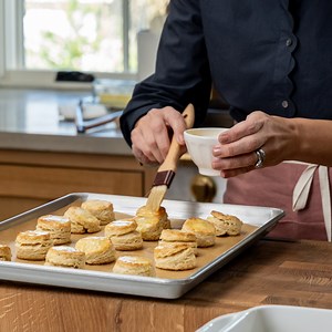 6.3K views · 202 reactions | What’s better than biscuits? Mini biscuits! ✨ Joanna Gaines shares her recipe and a full menu of peach-inspired dishes today on #MagnoliaTable at 1/12c.  #MagnoliaNetwork | Magnolia Network | Facebook
