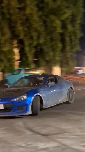 Ikot ikot sa plaza tapos ng meet | BionicMan