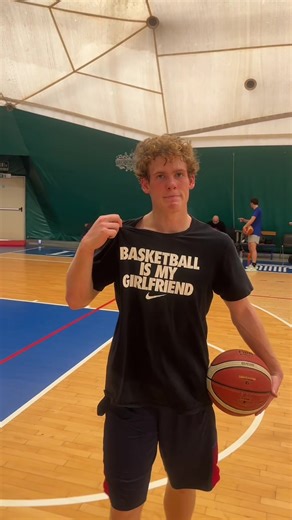 You have a girlfriend you a cone #basketball #hooper #fyp #xyzbca #valentinesday