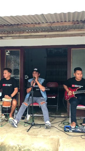 Hangatnya Suasana Dangdut Jawa Timur Bersama Keder Monata