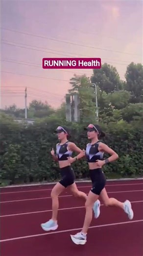 Perfect Running Form x2! #shorts #running #girls