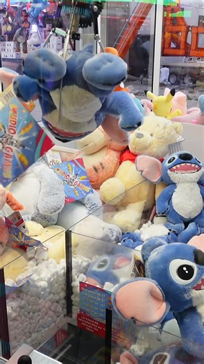 SHE WINS THE MOST BEAUTIFUL PLUSH TOY AT THE FUNFAIR 🎡🧸✨