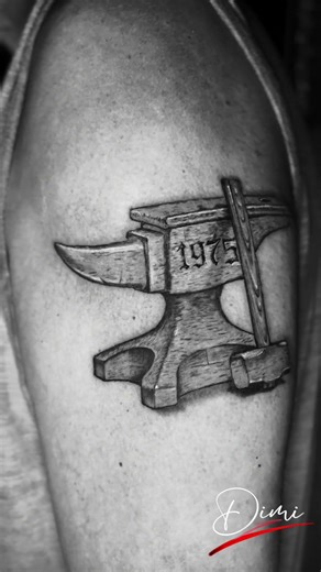 Schmied Amboss Anvil Tattoo Tätowierung Dimi Old Dragon Ink Tattoostudio Dinkelsbühl
