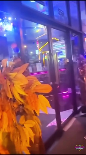 When he doesn't realize the door is now electronic! MAIDAI #funny #thailand🇹🇭 #fypシ #troll