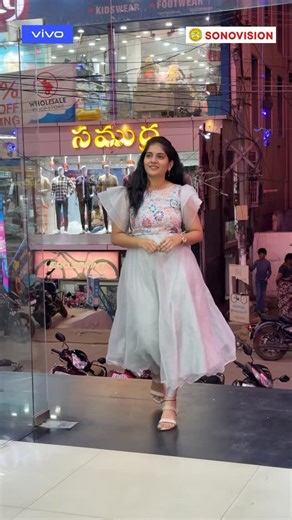 𝐃𝐇𝐀𝐑𝐀𝐍𝐈 𝐑𝐄𝐃𝐃𝐘 🖤 on Instagram: "Here’s our latest vivo X300 Series Store Visit & Unboxing video — shot with pure excitement and packed with first-look highlights! From its premium design to the 200MP ZEISS APO Telephoto Camera, 4K 120FPS Dolby Vision video, and the triple-chip flagship performance, this device truly sets a new benchmark in mobile photography and videography. 📸✨ 👉 Watch the full experience and feel the power of the X300 Series! 👉 Share this video across your area g