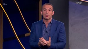 Martin Lewis provides Tesco customers with Clubcard advice