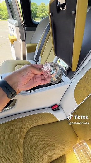 The back seat of a 2025 Rolls Royce Cullinan is like flying first class #rollsroyce #cullinan #luxurycars #suv #cartok #carsoftiktok