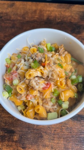 Alissa on Instagram: "First time trying hamburger helper and um wow it’s pretty good with some extra seasoning lol also added in onion, garlic, and tomato. Will definitely have to try bacon and spinach next time but super easy and pretty good. #helperchallenge #hamburgerhelper @helper"