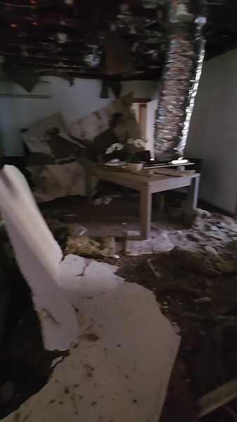 Ceiling collapse before and after 😬😬 #carpenter #carpentry #ceilingcollapse #damage #tradielady #tradie