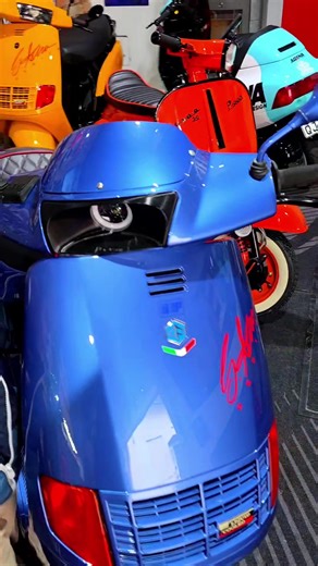 🔥 Exklusiv bei ARENA DESIGN 🔥 Der erste Piaggio SKR FULL LED Scheinwerfer! 💡 Entwickelt in Kooperation mit VLTech – exklusiv nur für Arena Design. Die ersten Tests mit unserem Prototypen waren sehr erfolgreich und das Ergebnis kann sich wirklich sehen lassen. In ein paar Wochen wird der Scheinwerfer bei uns im Shop erhältlich sein. 👉 Was haltet ihr davon? Schreibt es gerne in die Kommentare! #ArenaDesign #PiaggioSKR #led #viral #fyp