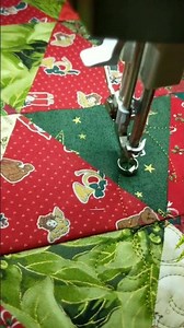 Christmas quilt free motion longarm quilting