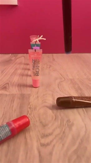 My favourite esence lipgloss and Dewy spay