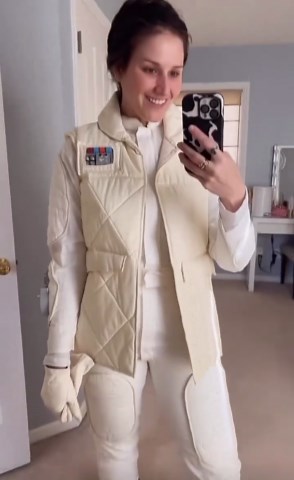 Princess Leia Hoth Cosplay Returns for Wondercon
