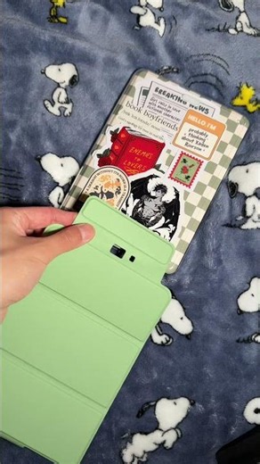 Upgrading my kindle case! It’s even better than the og! #kindle #bookish #books #kindlecase #booktok