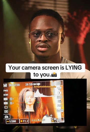 Your LCD can make a bad exposure look “fine.” ✅Use the histogram and you’ll stop getting surprised on the computer. 👇🏾Comment DARK your camera and I’ll help you fix it fast. . . . #cameratips #photographytips #camerasettings #photographyhacks #portraitphotography
