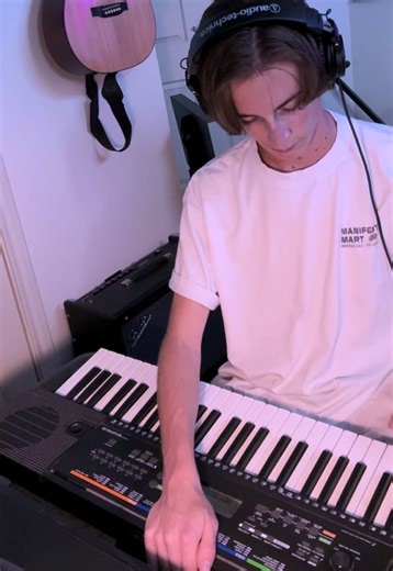 This is proof you don’t need to be a genius to write a song. Don’t worry guys we went back and added real drums 🔥🔥 #circles #circlesband #fyp #producer #songwriter #salt