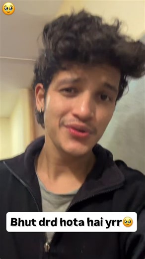 Gauri Mahra on Instagram: "Mt kiya kro asa yrr🙏🥹"