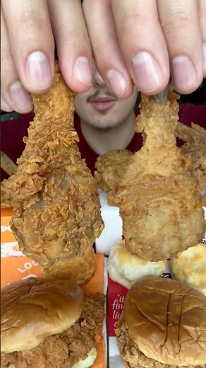 Comparing @kfc VS @popeyes 🤯🔥 #popeyes #friedchicken #chickensandwich #fyp #fypage #explore
