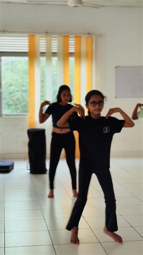 බුරු ..බුරු.. කාලෙකින් එයා💃🏻💐#trending #buruburu#newvideo#fypyoutube#trendingshorts#dancecover