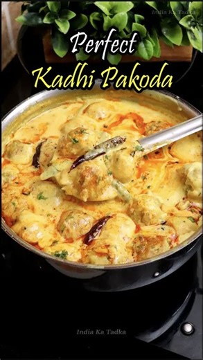 India Ka Tadka on Instagram: "Punjabi Style Methi Kadhi Pakoda कढ़ी पकौड़े बनाते समय कभी नहीं होंगे परेशान अगर इन बातों का रखेंगे ध्यान Punjabi Style Methi Kadhi Pakoda with Perfect Tips रुई जैसे नरम कढ़ी पकौड़े बनाने के लिए आपको चाहिए कढ़ी के लिए Besan - 1 cup Dahi - 2 cup Turmeric powder - 1/2 tsp Red Chilli powder - 1/2 tsp Coriander powder - 1 tsp Salt - 1 tsp Water - 1.5 liters, 5 cups Oil - 1 tbsp Green chilli - 2 Cumin seeds - 1/2 tsp Small mustard seeds - 1/2 tsp Methi dana - 1/2 tsp Cru