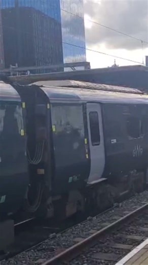 Shania Train Class 802 arrives at Reading for Bristol Temple Meads