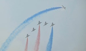 China showcases cutting-edge military tech at largest airshow