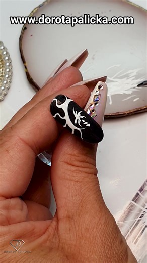 Palm trees nail art with neon pigments ombre 🌈🌴 Quick and easy ombre nail art for beginners #dorotapalicka #ombrenails #nailart #nailtutorial #nailarthacks | Dorota Palicka - International Nail Artist and Educator