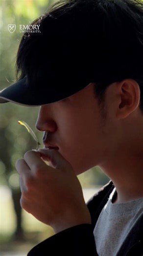 Experiential Learning- Students get excited about foraging in #Atlanta #emoryuniversity