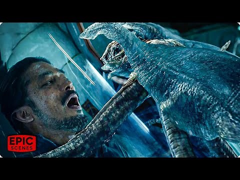 The Alien Is Free… and It Wants to Kill Everybody on Board | LIFE (Horror Clip)