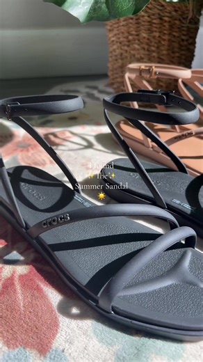 Definitely SIZE DOWN! If you are a half size! Thank me later lol! #tiktokshopjumpstartsale #tiktokshopcreatorpicks #crocs #fashion