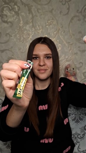 Coffee lips💋☕️ Fake or real?🤔 #lips #lipstick #asmr #asmrvideo #lifehacks #teacher