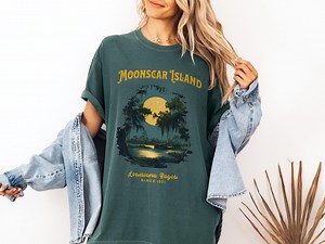 Moonscar Island Tee: Retro Cartoon Halloween Oversized T-shirt, 90s Nostalgia - Etsy