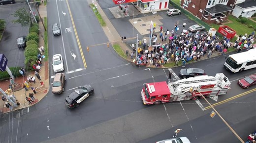 Bethlehem Firefighters IAFF Local 735 UTILITY 1 LADDER 2 RESPONDING TO A CALL DURING NO KINGS RALLY MARCH | Lehigh Valley Breaking News