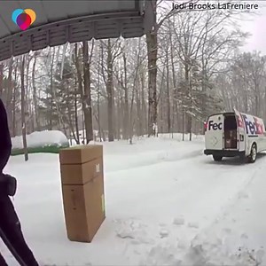 7.7M views · 1.7K shares | ACT OF KINDNESS: This FedEx worker noticed a woman's stoop was covered in snow, so he took time to shovel it for her. We can all use more kindness like this in the world ❤️https://cbsn.ws/36rHt5U | The Uplift | Facebook