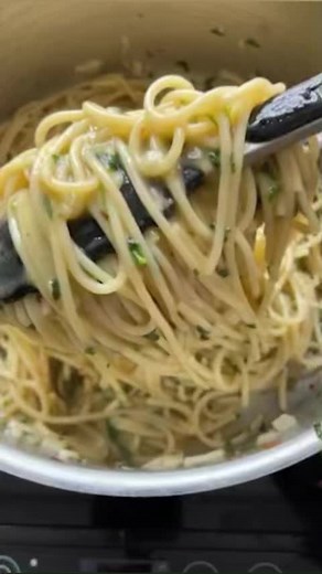Garlicky Spaghetti with Anchovies & Breadcrumbs | Mob