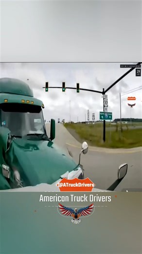 337K views · 4.9K reactions | The green truck failed to yield to oncoming green light traffic . #AmericanTruckDrivers #truckdriver #trucking #CDL #Dashcam #TruckDriversLife #18Wheeler #FailToYield #Intersection #CloseCal | American Truck Drivers | Facebook