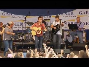 Scotty McCreery with Josh Turner-Long Black Train