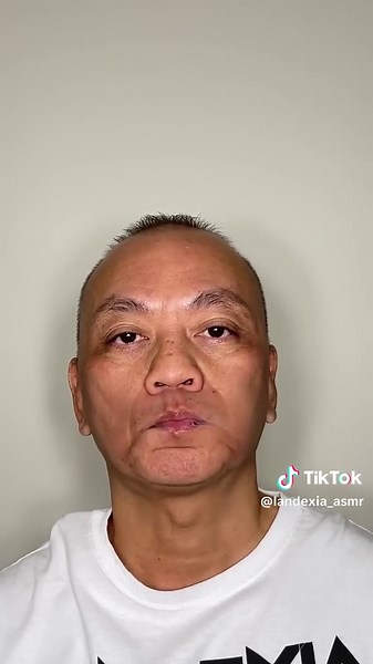 👂ASMR EFRUTTI BURSTIN’ BLUE RASPBERRY FLAVOR WITH LIQUID CENTER CANDY EATING SOUNDS👂 #asmreatingsounds #asmr #candyasmr #eatingsounds #asmrsounds