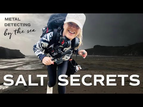 🇬🇧Detected A Coastal Farm & Found Something from the 1700s /// metal detecting Miss Detectorist UK 