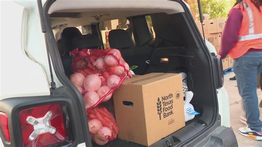 North Texas Food Bank gives away Thanksgiving meals