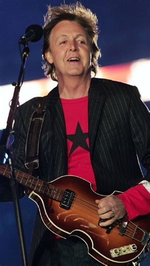 Radio Concierto on Instagram: "🎸 “Live and Let Die” en el Super Bowl XXXIX. Un momento que quedó marcado en la historia del espectáculo de medio tiempo. En 2005, Paul McCartney subió al escenario del Alltel Stadium en Jacksonville para un set legendario: desde “Drive My Car” hasta el power rock de “Live and Let Die”, acompañado de luces intensas y fuegos artificiales que elevaron la energía del estadio. Con un diseño de escenario en forma de cruz y millones de espectadores conectados en todo el
