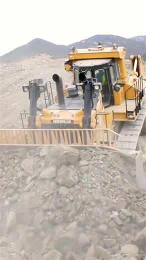 The Massive CAT D11 #caterpillar #d11t #largestdozer #massive