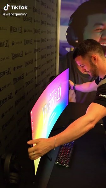 Corsair Xeneon Flex 45 Bendable OLED Gaming Monitor Review