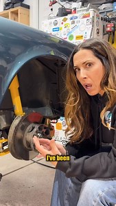 A shimmy in your steering wheel can mean it’s time to replace warped rotors. I picked up a set of Sebro vented slotted rotors and @pmb_performance ceramic brake pads for my Porsche 911SC from and added an inexpensive diffuser to direct air towards the brakes for cooling. I started using the PMB ceramic pads about a year ago and have really liked them. They have low dust and make no noise, and they have good bite when the brakes are hot or cold. Plus the price point is reasonable compared to othe